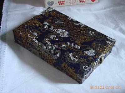 动漫元素在礼品包装盒设计中的创意应用